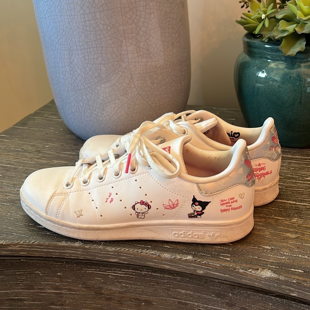 Adidas Stan Smith Hello Kitty Sneakers - Picture 5 of 12